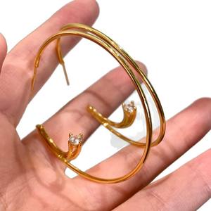 Pendientes de Aro con Forma de Corona, Plata 925, Chapados en Oro de 18K, Corte Brillante Redondo, Engaste de Garras, Lujosos, para Uso Diario de Mujer - Product Image 3