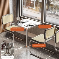 Ensemble de salle à manger moderne du milieu du siècle, table en acier inoxydable pour café boutique, bistrot, chaise cantilever en rotin, table de restaurant