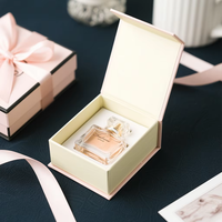 Boîte cadeau rigide magnétique noire de luxe personnalisée, en carton, avec rabat, avec insert en éponge pour portefeuille, parfum