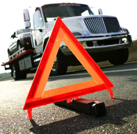 Triangle de signalisation routière réfléchissant à prix abordable – Outil d'urgence pour les situations dangereuses sur la route