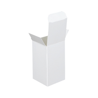 Boîte en carton blanc personnalisée haut de gamme, réutilisable et robuste, avec design structurel unique et pelliculage mat pour l'emballage de vêtements et de chaussettes