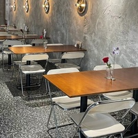 Table et chaises pliantes de style industriel, café à thème vintage, table carrée personnalisée de 60 cm pour un restaurant occidental