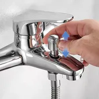 Robinet de douche de bain chromé Robinet thermostatique à poignée unique Robinet de baignoire et de douche à jet de pluie chaud et froid mixte