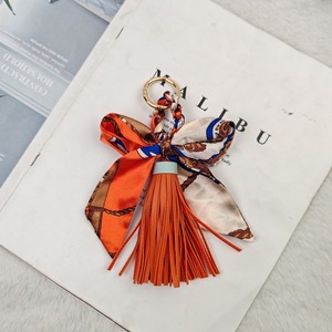 Pendentif, nœud, foulard en soie, moustache décorative, <span class=keywords><strong>porte</strong></span>-clés à <span class=keywords><strong>pompon</strong></span> en cuir PU, sac pour femme, <span class=keywords><strong>porte</strong></span>-clés pendentif charmant - Product Image 6
