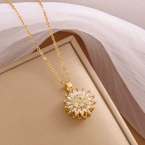 <span class=keywords><strong>Collar</strong></span> de Acero Inoxidable con Colgante <span class=keywords><strong>Giratorio</strong></span> de <span class=keywords><strong>Girasol</strong></span> de Circonita Cúbica al por Mayor, <span class=keywords><strong>Collar</strong></span> con Colgante <span class=keywords><strong>Giratorio</strong></span> de <span class=keywords><strong>Girasol</strong></span> Antiestrés - Product Image 6