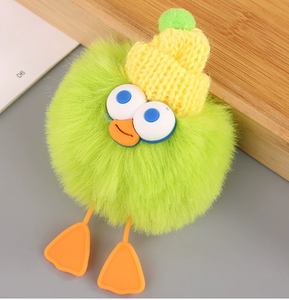 Nouveau porte-clés pompon doux, décor de chapeau tricoté moelleux, bec de canard à grands yeux, pattes de canard douces, accessoire de sac portable - Product Image 6