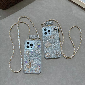 Luxe Diamant Bandoulière Chaîne Fleur Ours Mobile Téléphone Cas Strass Couvre pour iPhone 15 Samsung S24 A13 A14 A25 A34 A54 - Product Image 2