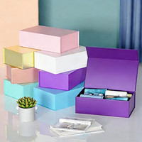 Boîte d'emballage cadeau magnétique en carton rigide personnalisée avec logo en gros avec insert en mousse EVA gaufrage laminage mat revêtement UV