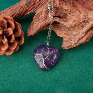 Collier pendentif Arbre à Argent en Forme de Cœur en Améthyste Naturelle avec Fil de Cuivre, Vente en Gros - Product Image 4