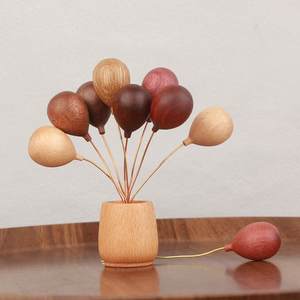 Ornements de ballons en bois massif sur le thème des dessins animés, décorations pour la <span class=keywords><strong>voiture</strong></span> et la maison, accessoires créatifs faits à la main pour les cadeaux de Nouvel An et d'anniversaire - Product Image 2