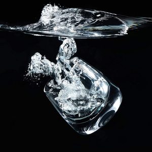 Vidrio soplado <span class=keywords><strong>a</strong></span> mano para Whiskey, vidrio grueso de fondo pesado para anteojos de estilo antiguo, Bourbon, manhatttans, cócteles o Bar - Product Image 3