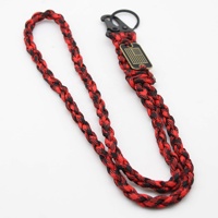 Porte-clés en paracorde tressé OEM avec drapeau américain, collier en corde de parachute, porte-clés en paracorde tressé résistant
