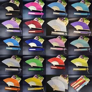 พัดไม้ไผ่แกะสลักแบบพับได้ ทำเองได้ สำหรับงานแต่งงาน งานเลี้ยง และของตกแต่ง  ลายเพ้นท์สวยงาม เหมาะสำหรับเป็นของขวัญและของชำร่วยในงานแต่งงานที่โบสถ์ - Product Image 3