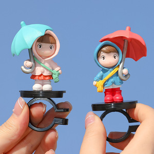 Figurine de fille avec parapluie, décoration de voiture de dessin animé, mini ornement en plastique pour intérieur de véhicule, poupée décorative, jouet unisexe - Product Image 3