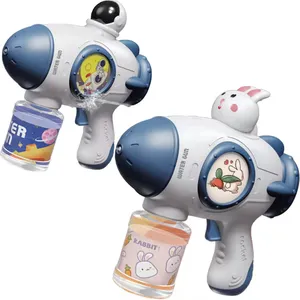Karikatür tavşan otomatik su fışkırtma tabancası oyuncaklar yeni gelenler astronot Mini elektrikli su tabancası oyuncaklar için çocuk havuzu bahçe Watergun