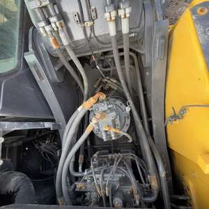 Excavadora de Orugas Volvo EC250DL/EC250CN4/EC230DL Usada, 25 Toneladas, Alta Eficiencia de Combustible, Motor Deutz Etapa V, Bomba - Product Image 3