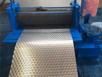Machine à embosser le métal en rouleaux de plaques en acier inoxydable de 1 m 1,5 m, plaque à damier