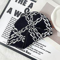 JAKIJAYI Vente en gros d'accessoires personnalisés Y2k Chaîne en métal style gothique Street Wear Bonnet en tricot jacquard pour hommes femmes