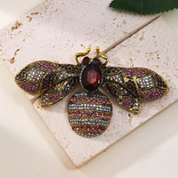 Broche Abeille Médiévale Entièrement Sertie de Cristaux, Accessoire de Costume de Mariage Rétro, Épingle Ornée d'Insectes en Pierres Précieuses Intricats