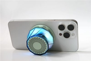 Sản xuất LED RGB <span class=keywords><strong>Mini</strong></span> xách tay loa bluetooth không dây với cơ sở từ tính - Product Image 3