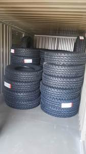 Neumáticos de camión en varios tamaños 12.00R20 y 12.00R24 con tubos interiores 18PR Clasificación de capas Certificado DOT y GCC - Product Image 5