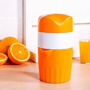 Exprimidor Manual de Cítricos y Naranjas con Tapa Giratoria, Colador y Recipiente para Uso en la Cocina del Hogar - Product Image 3