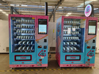 Réfrigérateur intelligent extérieur avec grand écran tactile, distributeur automatique de pain avec livraison par ascenseur, système de paiement par carte de crédit et pièces