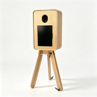 Cabina de Fotos Vintage de Madera con Doble Pantalla de 18.5 Pulgadas, Trípode Plegable, Kiosco de Autoservicio Compatible con iPad y DSLR para Alquiler en Fiestas y Bodas