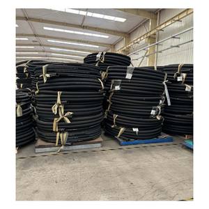 Tuyau en caoutchouc robuste avec insert en tissu - Tuyau industriel polyvalent, durable et flexible pour diverses applications. - Product Image 2