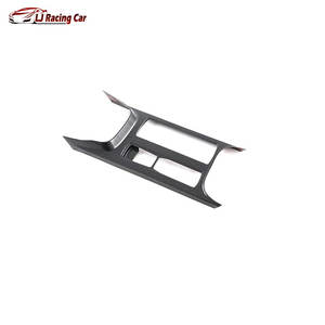 Couverture de cadre de porte-gobelet avant en plastique de haute qualité aspect carbone pour l'<span class=keywords><strong>intérieur</strong></span> de la voiture, compatible avec <span class=keywords><strong>Ford</strong></span> <span class=keywords><strong>Focus</strong></span> <span class=keywords><strong>2022</strong></span> - Product Image 3