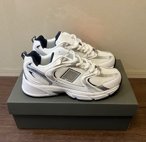 New style comfortable retro casual sports shoes for men and women, <b>mesh</b> surface with breathable laces, outdoor walking shoes - Product Image 1