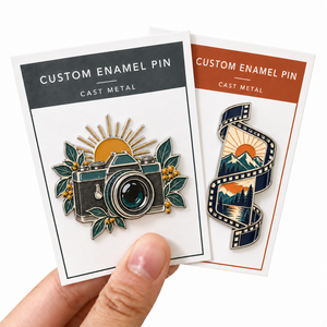 Vente en gros de broches en métal de haute qualité, personnalisables selon votre propre design, mignonnes, en émail dur, plaquées or, sur le thème de l'anime - Product Image 5
