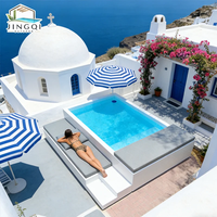 Piscine hors sol privée en fibre de verre pour installation résidentielle, aménagement paysager FRP, oasis de vacances facile à installer pour complexe de villégiature extérieur sur mesure