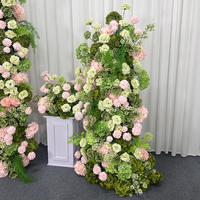 Arche de fleurs artificielles fraîches vertes et roses et d'hortensias pour la décoration de fond d'anniversaire et de mariage