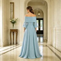 Robe de soirée longue bleu ciel clair, épaules dénudées, manches évasées 3/4, ornements en feuilles de cristal, en satin, pour invitées de mariage