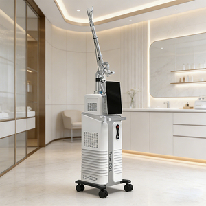 Technologie de laser CO2 fractionné avancée <span class=keywords><strong>avec</strong></span> une <span class=keywords><strong>puissance</strong></span> élevée de 70 W à 100 W pour des procédures de traitement cutané sûres et rapides - Product Image 2