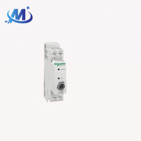 CCT15369 Acti9 IC2000 Interrupteur de sécurité extérieur contrôlé par la lumière avec support de connecteur (2-2000 Lux)