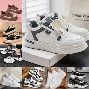 Stock de chaussures en gros mixtes : Chaussures de sport pour hommes, chaussures de course, styles tendance, expédition aléatoire - Product Image 1