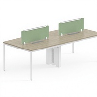 Poste de travail de bureau moderne et flexible pour 4 personnes, table modulaire pour personnel avec panneaux de séparation pour l'intimité au bureau