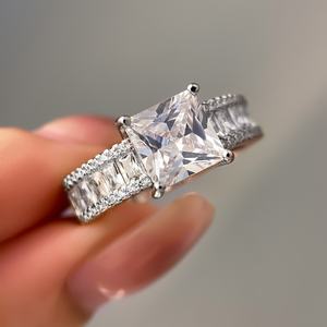 Anillo de Lujo para Mujer, Chapado en Oro de 18K, con Circonita Cúbica Brillante, Estilo Princesa, para Fiesta - Product Image 2