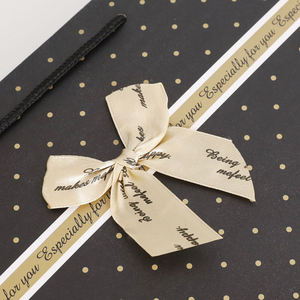 Sacs cadeaux en carton blanc de luxe personnalisés avec ruban, poignée, logo personnalisé, options de couleur et de taille, impression offset CMYK, respectueux de l'environnement, pour chaussures - Product Image 5