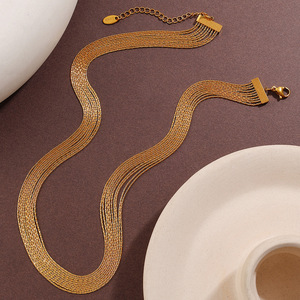 Pulsera de Cadena Multicapa de Acero Inoxidable con Baño de Oro de 18K, Diseño Geométrico para Mujer, Uso Diario - Product Image 3