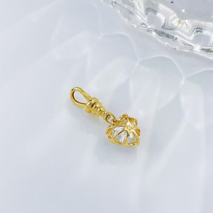Pendentif Flacon de <span class=keywords><strong>Parfum</strong></span> en Or Jaune 18K avec Diamant de Laboratoire à Trois Griffes, Forme Cœur Polyvalent, Style Frais, Bijou Fin et Charme Délicat - Product Image 2