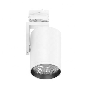 Rail lumineux LED réglable avec rotation à 350 degrés et lentilles interchangeables - Product Image 3