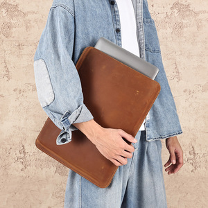 ซองใส่แล็ปท็อปหนังแท้สีน้ำตาลแบบ Crazy Horse ขนาดใหญ่ ป้องกันการสึกหรอ ดีไซน์แนวตั้ง สำหรับคอมพิวเตอร์และแท็บเล็ต - Product Image 2