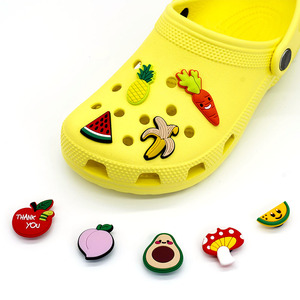 จี้รองเท้า HYB Kuaji PVC 2D ลายถักขนสัตว์ รูปหัวใจ ใบเมเปิ้ล ลายข้าวโพด ลายไก่งวง สไตล์ฤดูใบไม้ร่วง ของตกแต่งรองเท้าแบบดีไซน์เอง - Product Image 2