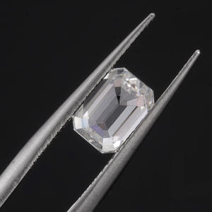 เพชรทรงเหลี่ยมมรกตเพาะเลี้ยงในห้องปฏิบัติการ ได้รับการรับรองจาก IGI สี DEF ความสะอาด VVS/VS1 น้ำหนัก 1-7 กะรัต ผลิตด้วยวิธี HPHT CVD ยี่ห้อ Goldleaf - Product Image 2