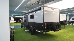 Caravana todoterreno de lujo moderna de aluminio <span class=keywords><strong>para</strong></span> <span class=keywords><strong>2</strong></span> personas, autocaravana con suspensión independiente y espacio de almacenamiento en venta - Product Image 3