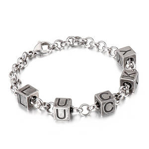 Style <span class=keywords><strong>japonais</strong></span> et coréen, en acier titane, <span class=keywords><strong>bloc</strong></span> géométrique porte-bonheur avec alphabet anglais, unisexe, design personnalisé pour anniversaire, rétro et tendance - Product Image 1