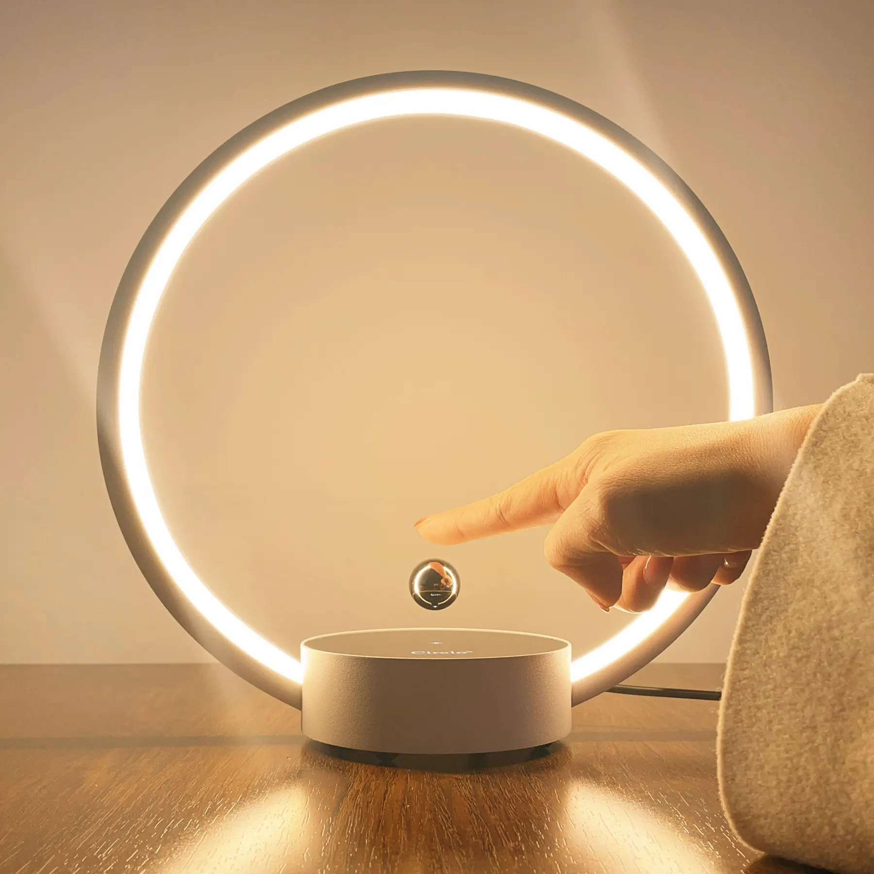 Circlo-Lámpara de mesa Led de levitación magnética para el hogar, luz de colores RGB, decoración para dormitorio, nuevo diseño